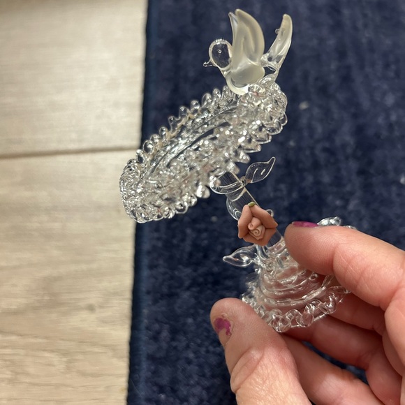 Glass Bird on Birdbath w/ Pink Rose No chips/cracks very Good Condition - Picture 5 of 7